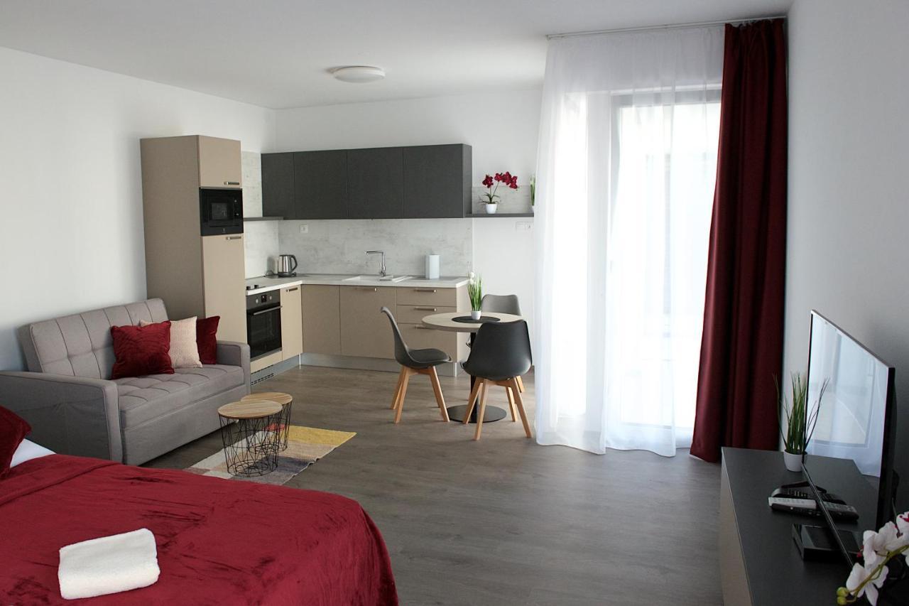Apartman Greenbay Golf Trenčín Exteriör bild