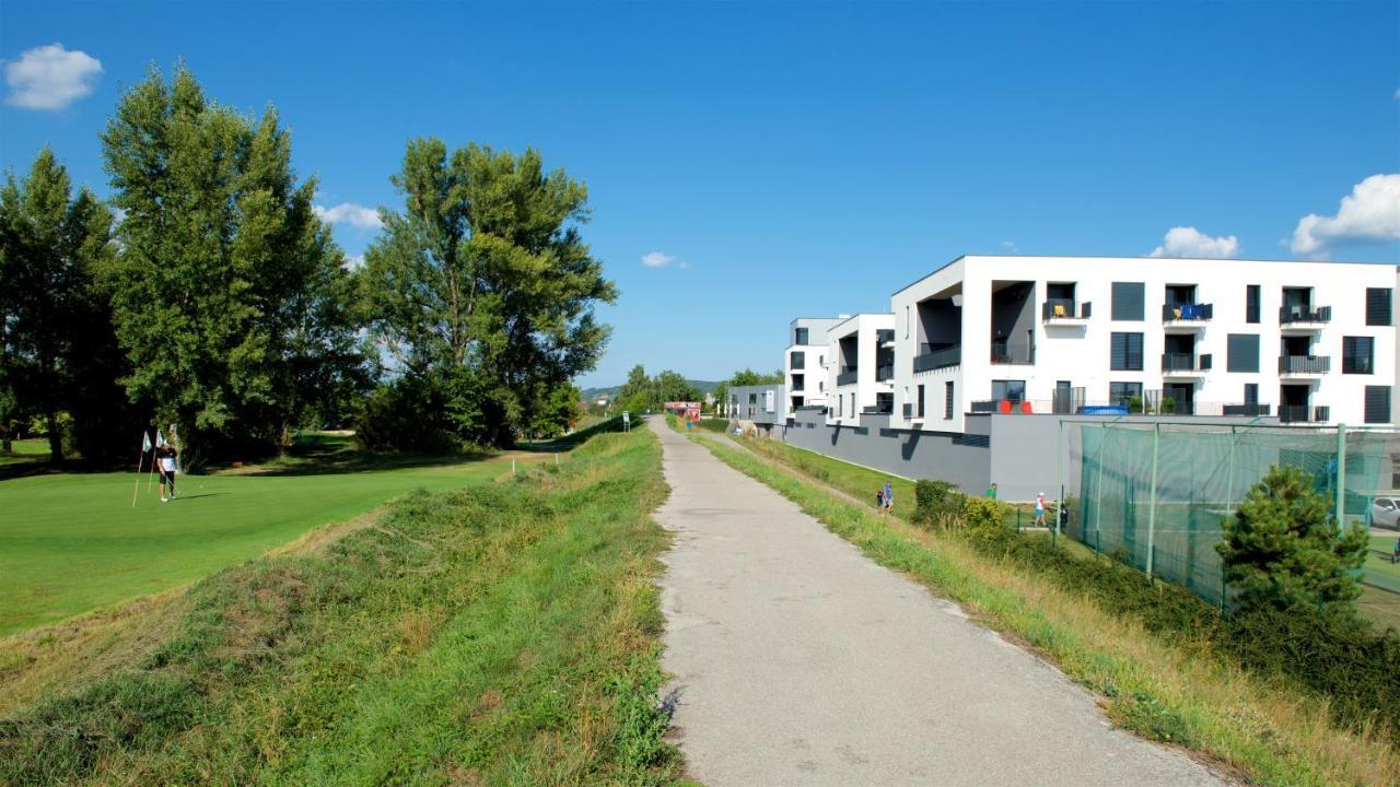 Apartman Greenbay Golf Trenčín Exteriör bild