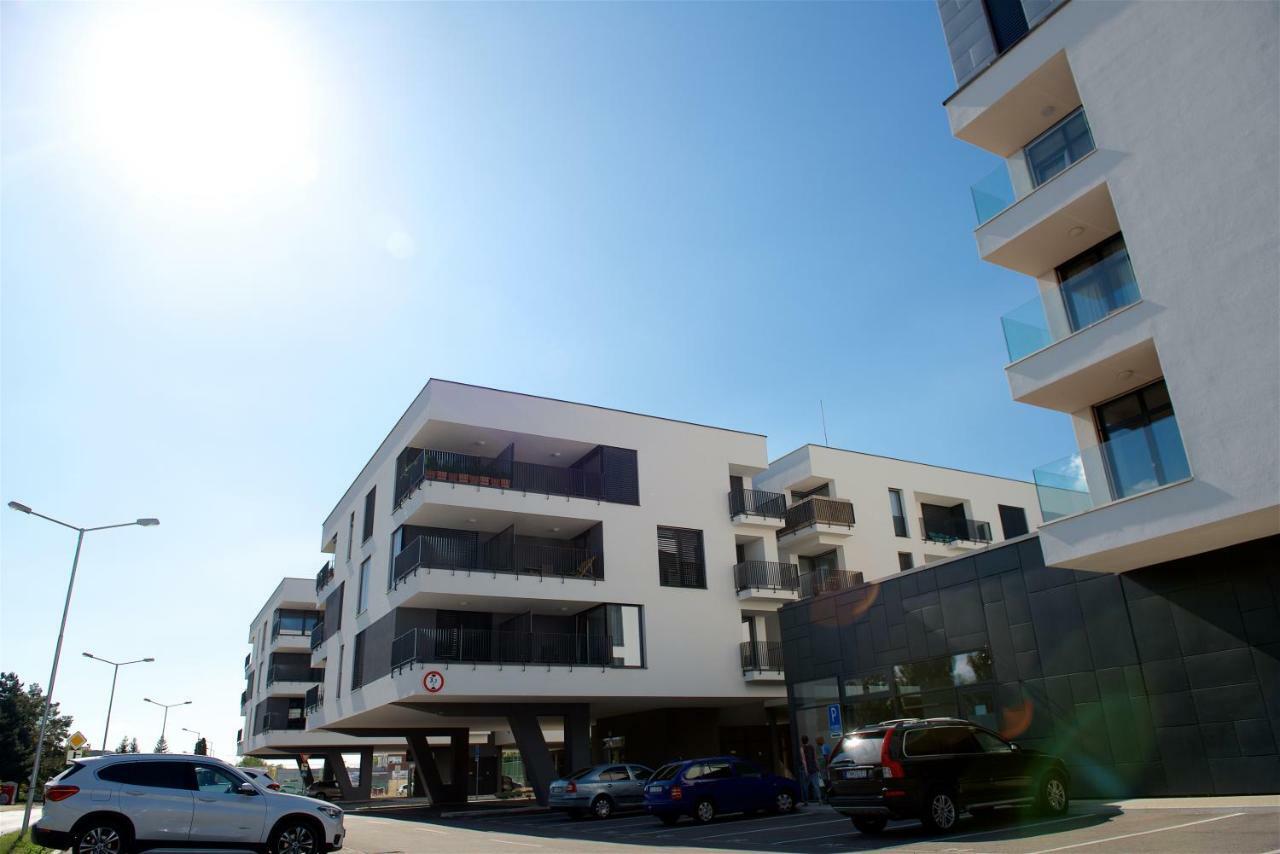 Apartman Greenbay Golf Trenčín Exteriör bild
